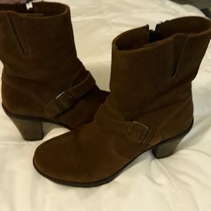 La Cananadienne Montreal preowned boots